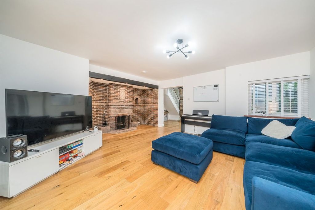 Property photo 2 of 9