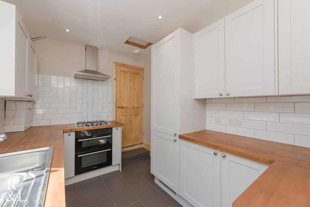 Property photo 2 of 21 Smisby (8).Jpg