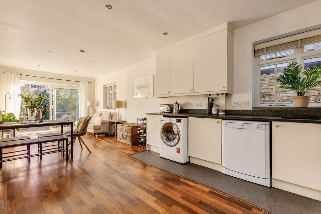 Property photo 3 of 8