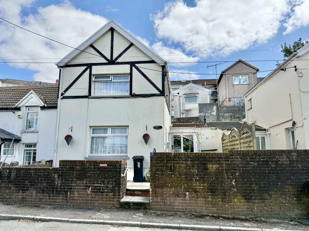 Property photo 1 of 6