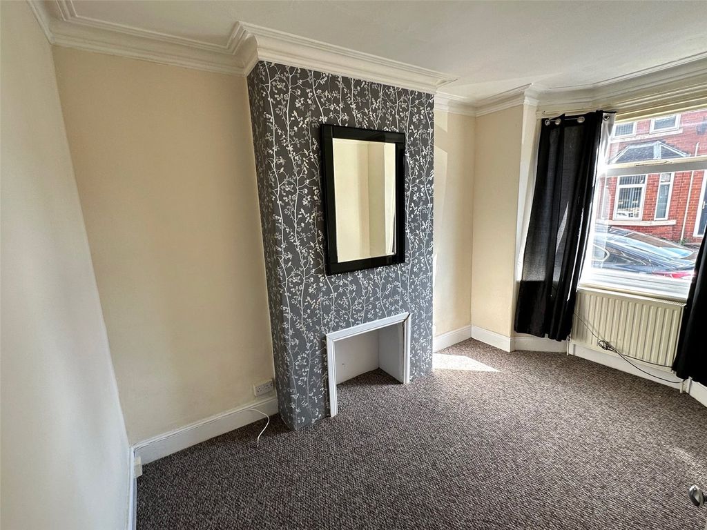 Property photo 2 of 9 Picture No. 13