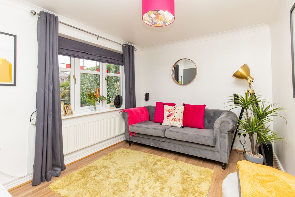 Property photo 2 of 28 Front Reception Room