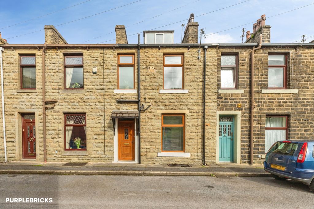 Property photo 2 of 40