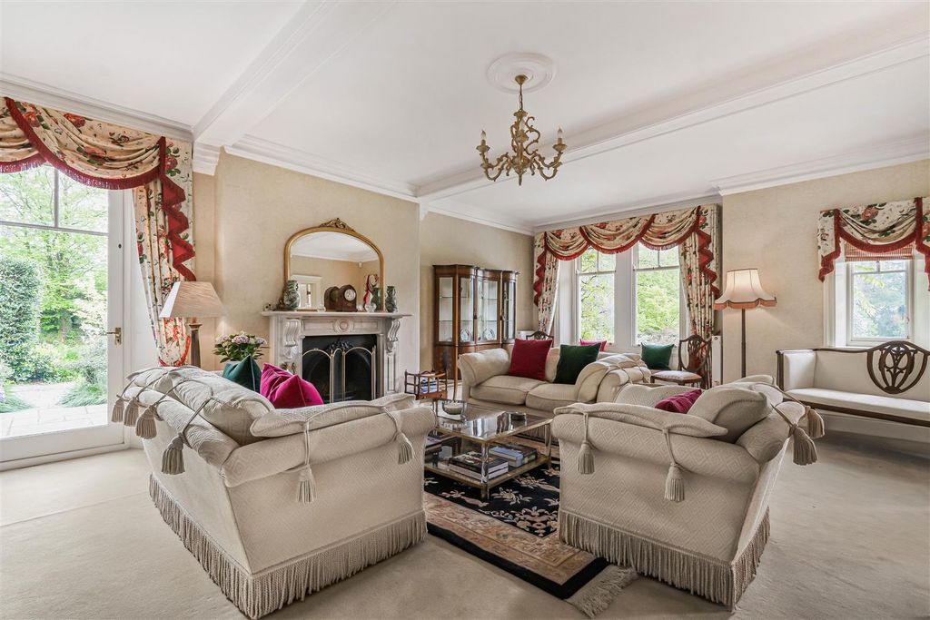 Property photo 3 of 47 Drawing Room