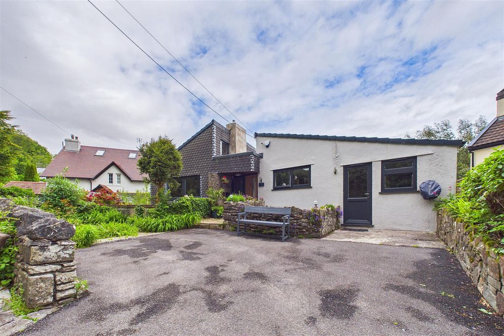 Property photo 2 of 24