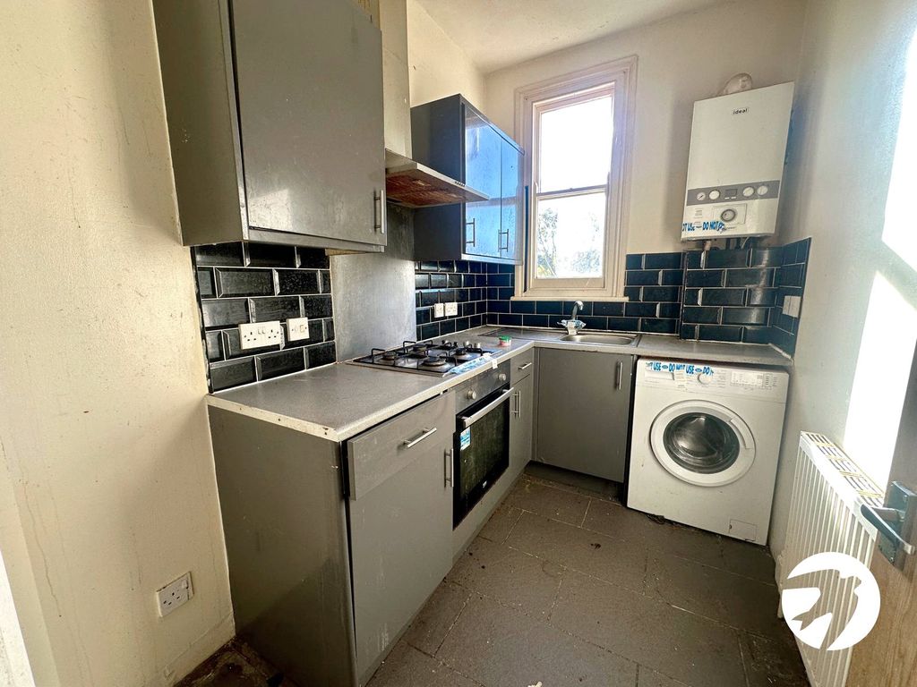 Property photo 3 of 9 Picture 3