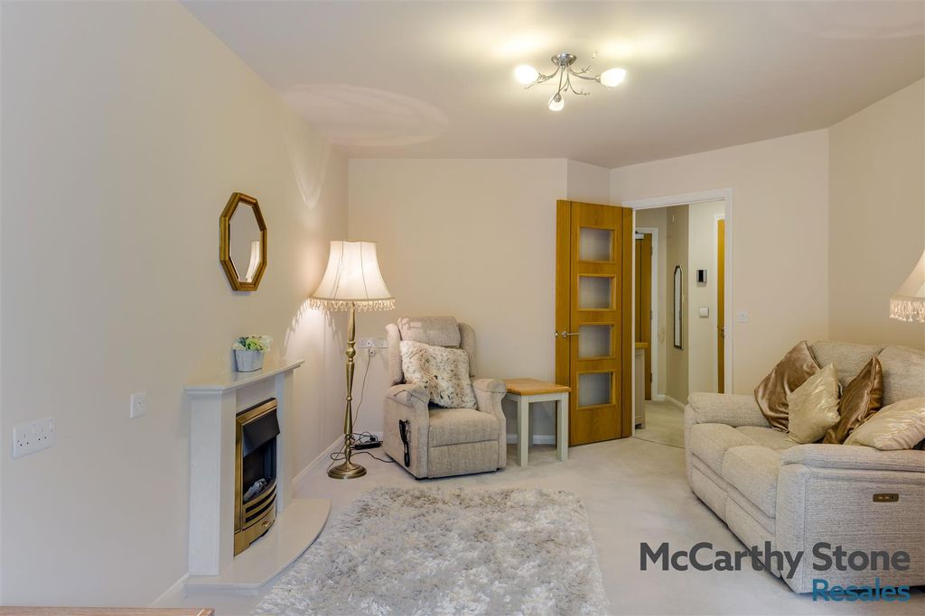 Property photo 3 of 26 8690863-Interior04.Jpg