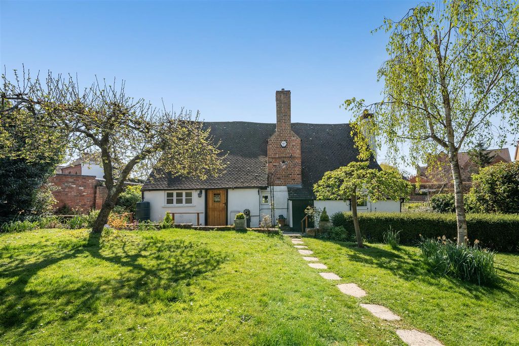 Property photo 2 of 34