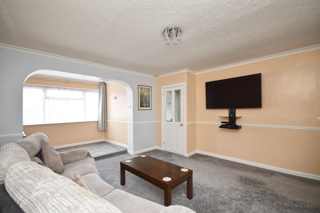 Property photo 3 of 20