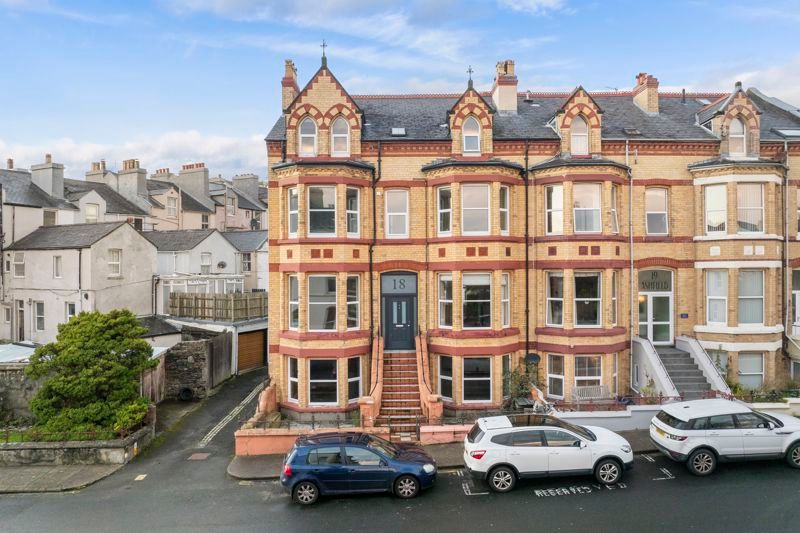 Property photo 1 of 33 18 Hutchinson Square