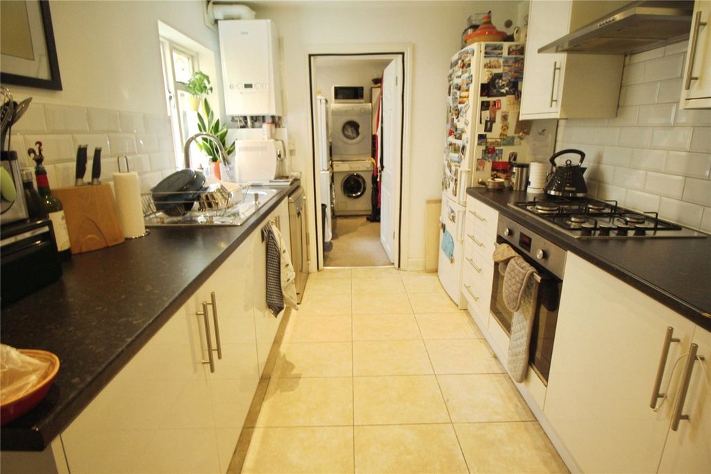 Property photo 3 of 11 Bright Kitchen