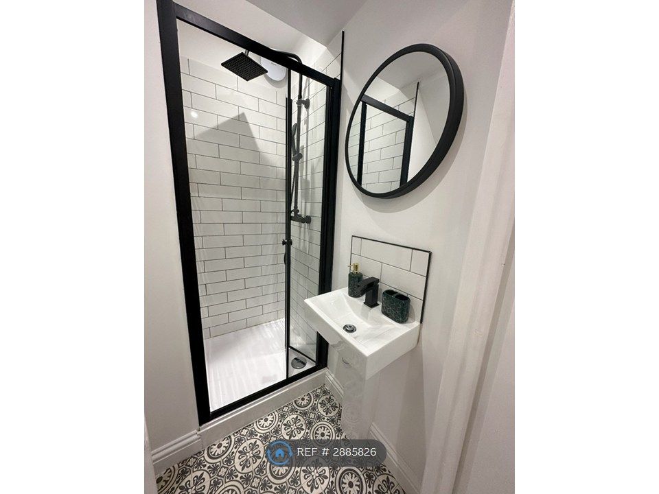 Property photo 3 of 7 Room 1 En-Suite
