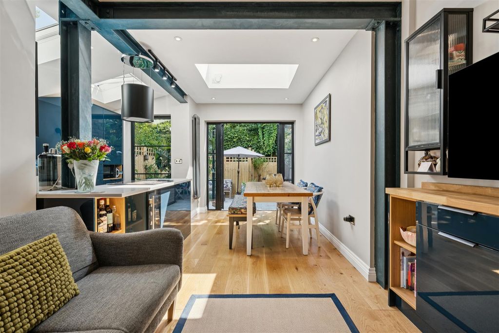 Property photo 3 of 15 For Sale - Esmond Road, W4