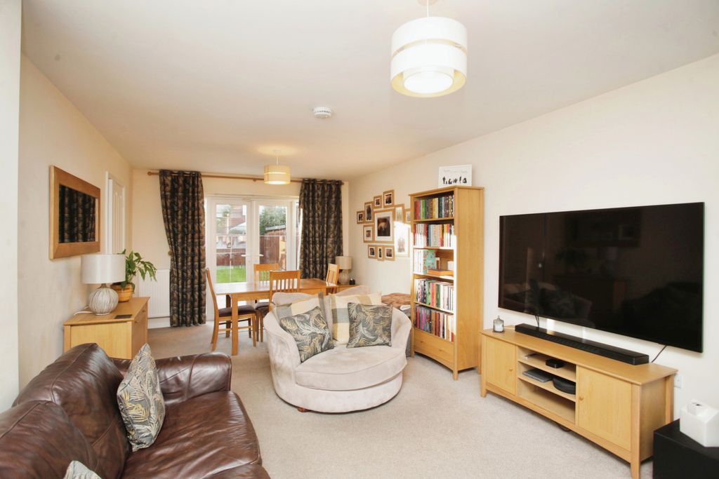 Property photo 3 of 15