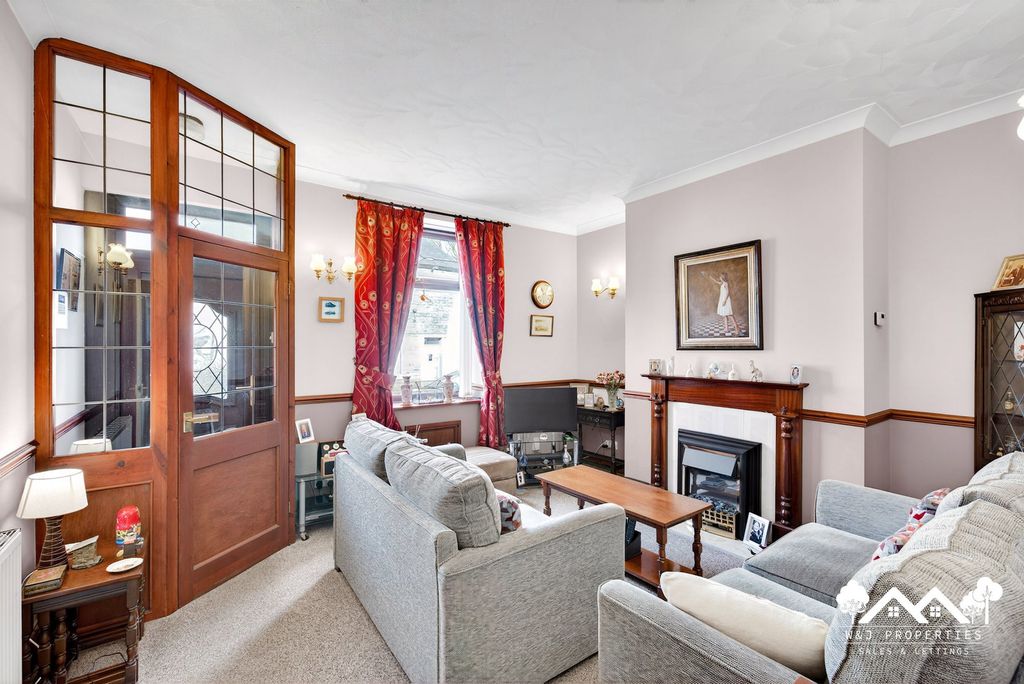 Property photo 3 of 25