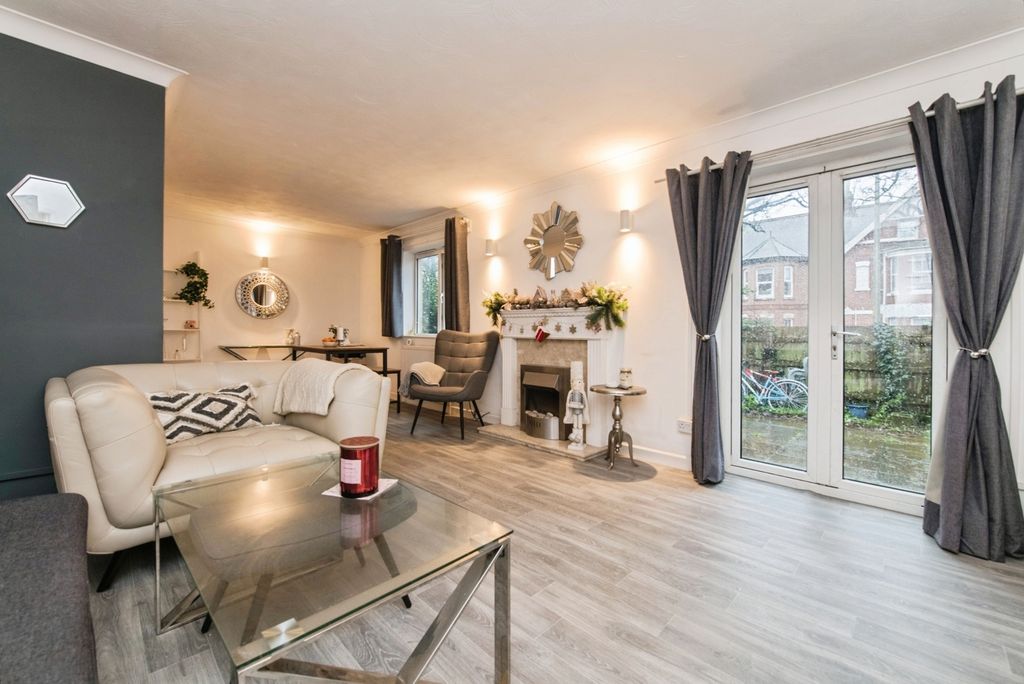 Property photo 3 of 19 Pbox-Img.Jpg