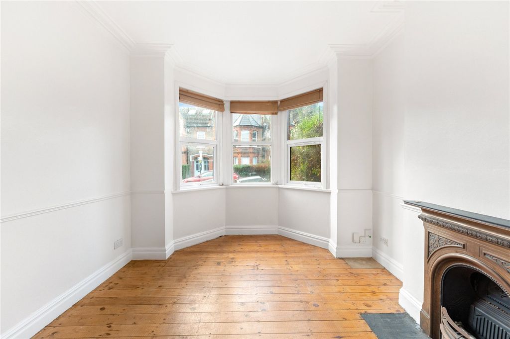 Property photo 2 of 13 Picture No. 17