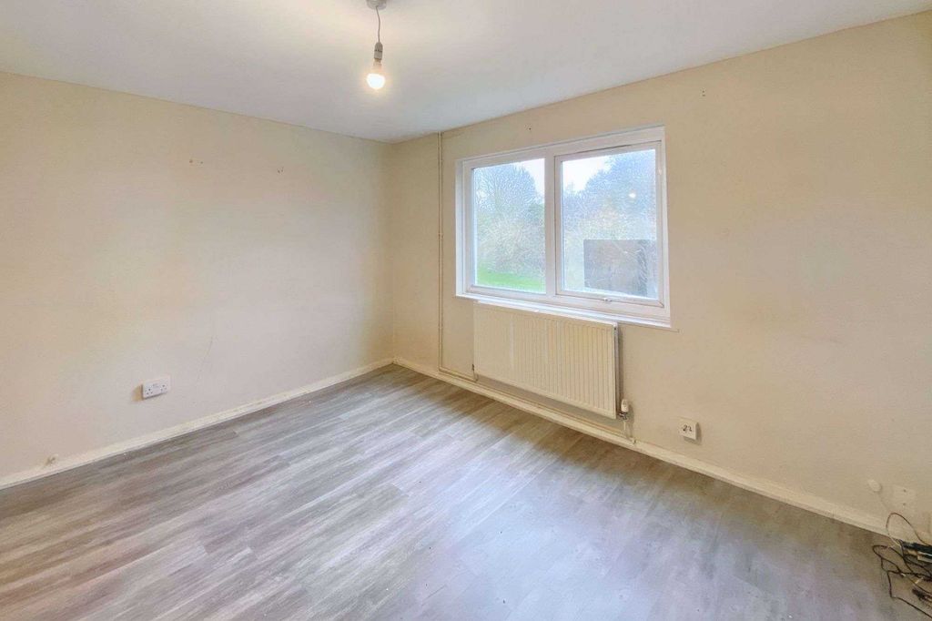 Property photo 2 of 12 14 Burnet, Stantonbury, Milton Keynes, Mk14 6Aj