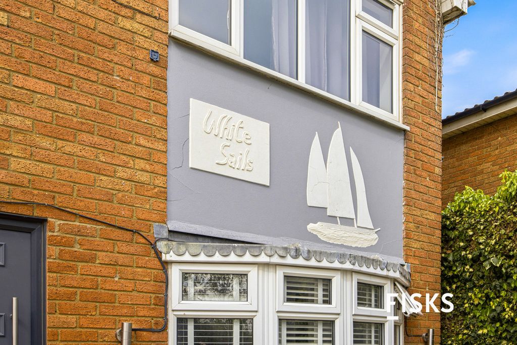 Property photo 2 of 36