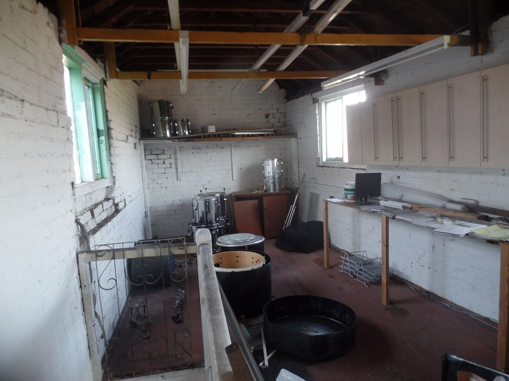 Property photo 2 of 13