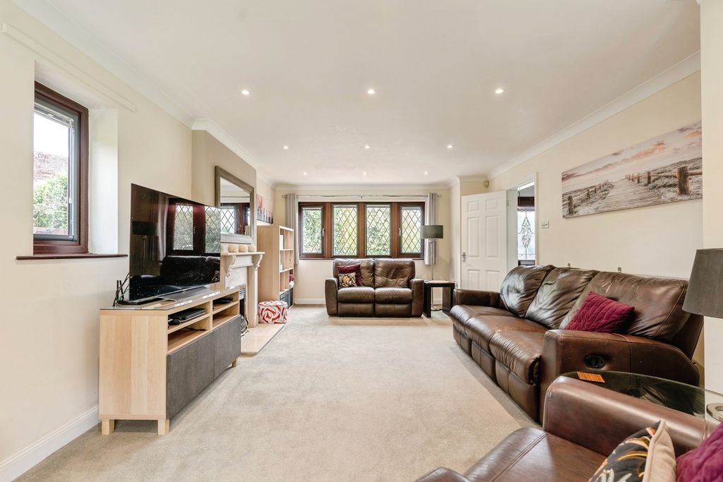 Property photo 2 of 37 Pbox-Img.Jpg