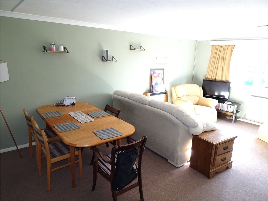Property photo 3 of 9 Living Room