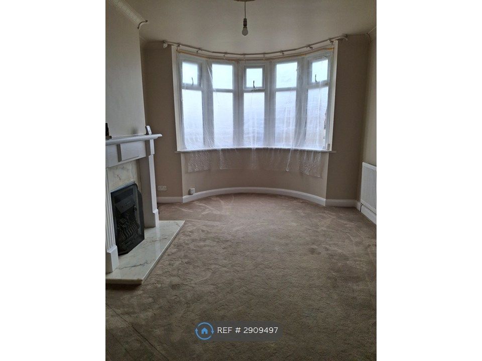 Property photo 2 of 34 Front Room