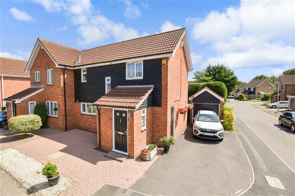 Property photo 2 of 13 Front Safe To Use