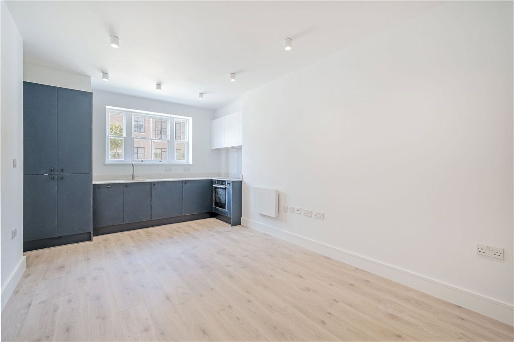 Property photo 1 of 14 Picture No. 02
