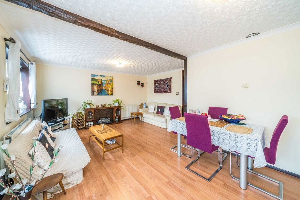 Property photo 3 of 5