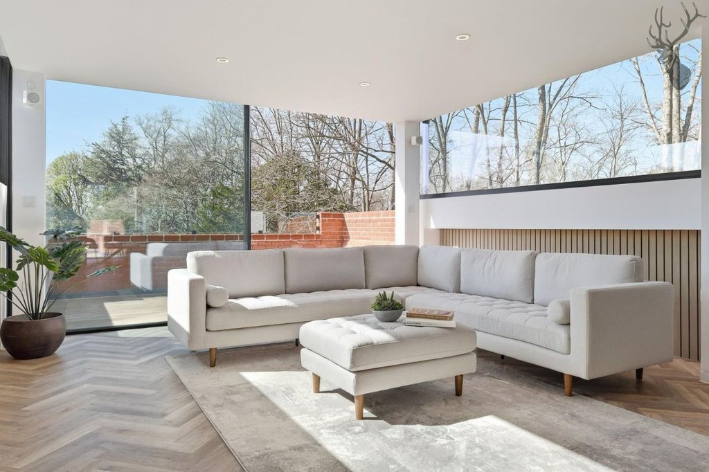 Additional image 5 of 3 bed flat for saleWoodredon Estate, High Beech EN9