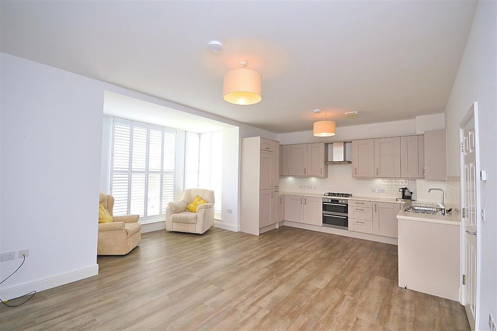 Property photo 2 of 17 21 (16).Png