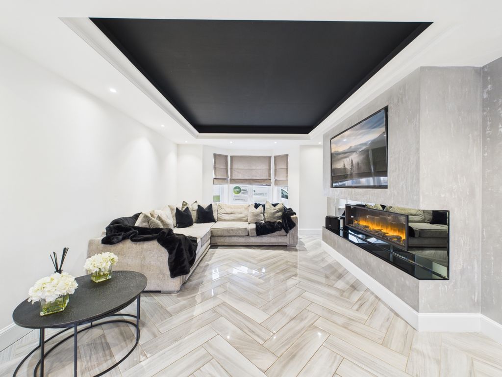 Property photo 3 of 37