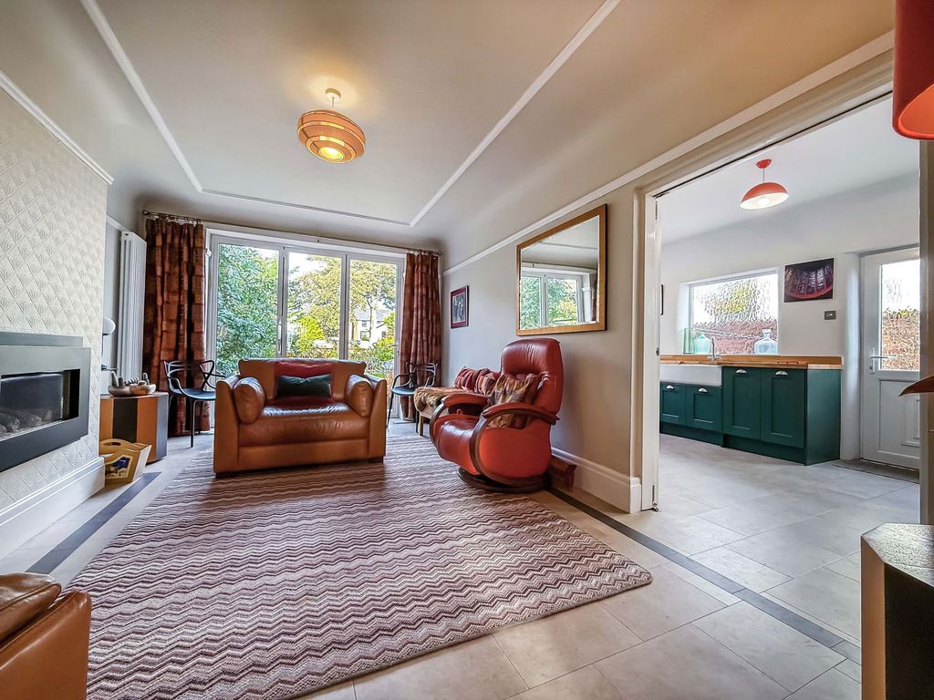 Property photo 3 of 31