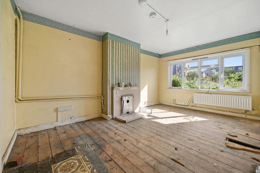 Property photo 3 of 11 Ahbb - 57 Claremont Road - Reception3 (1)