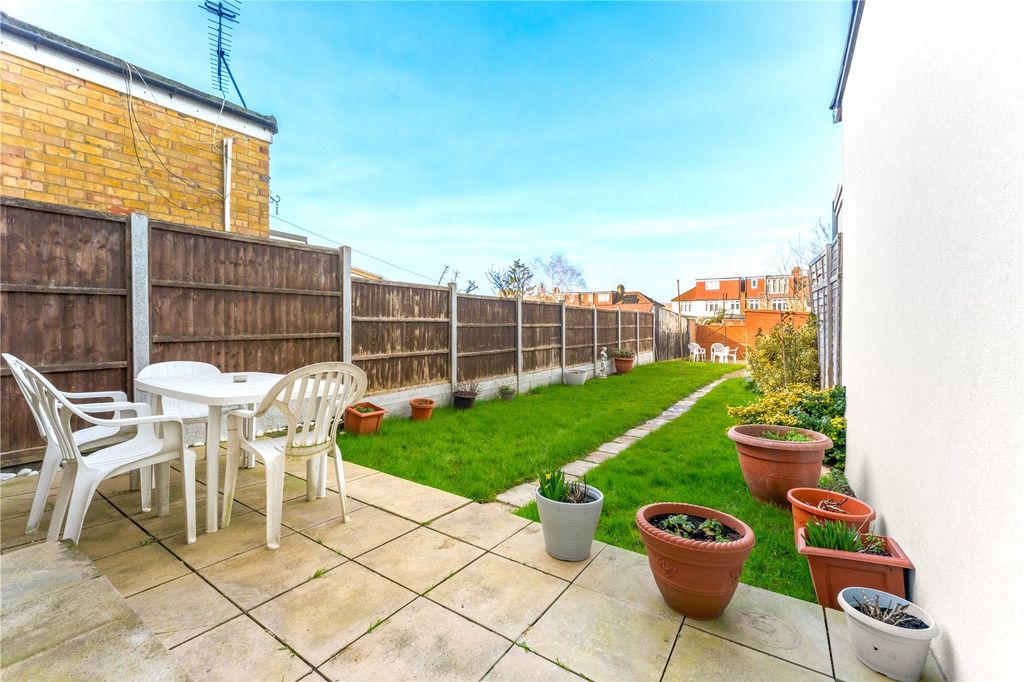 Property photo 3 of 17 Picture No. 24