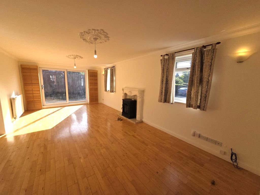 Property photo 3 of 14
