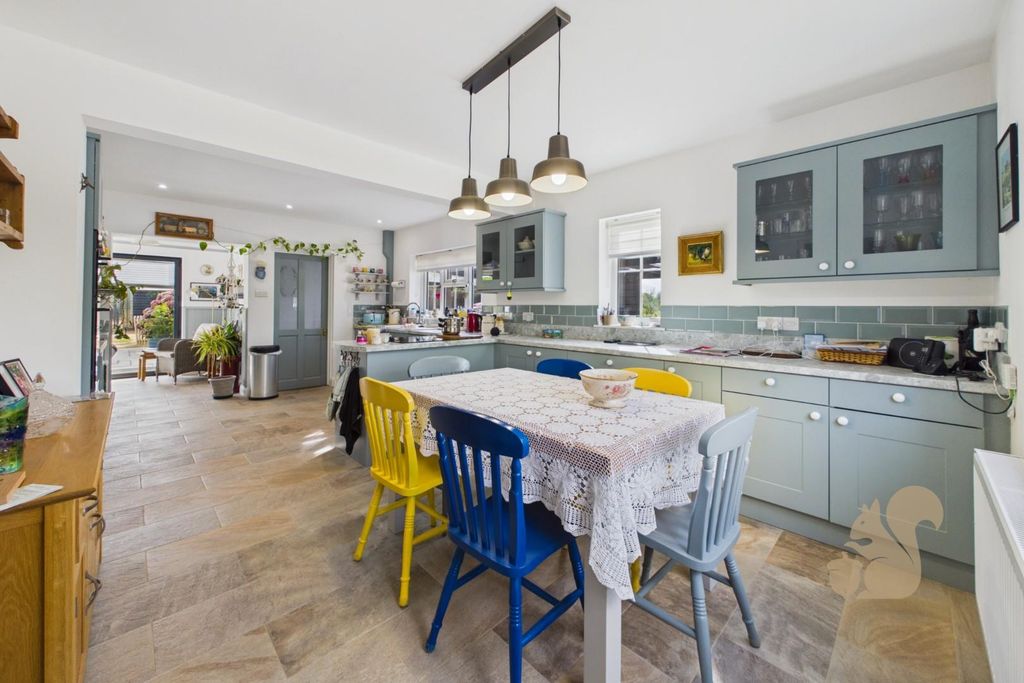 Property photo 2 of 31 Kitchen/Diner
