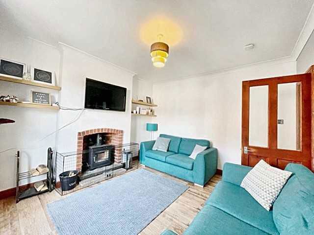 Property photo 2 of 28