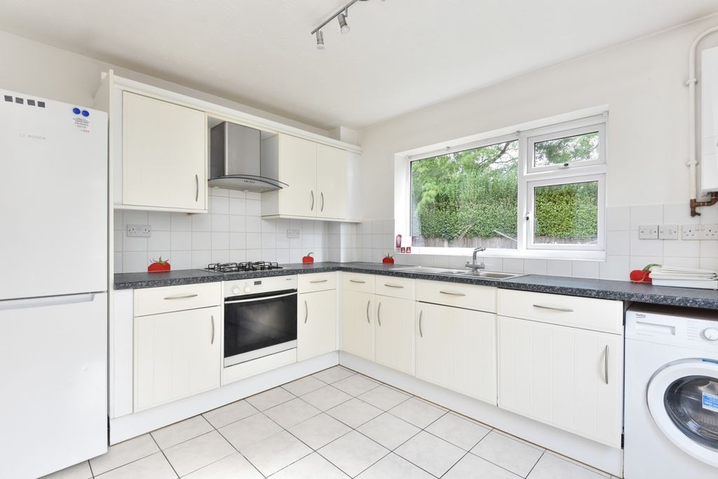 Property photo 2 of 15 5222446