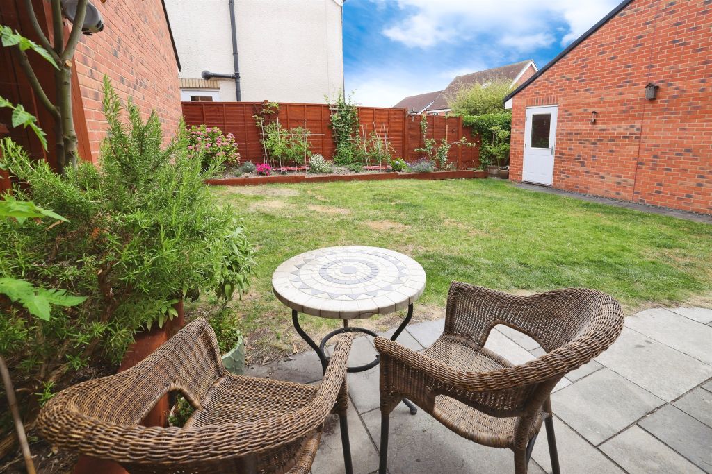 Property photo 2 of 17