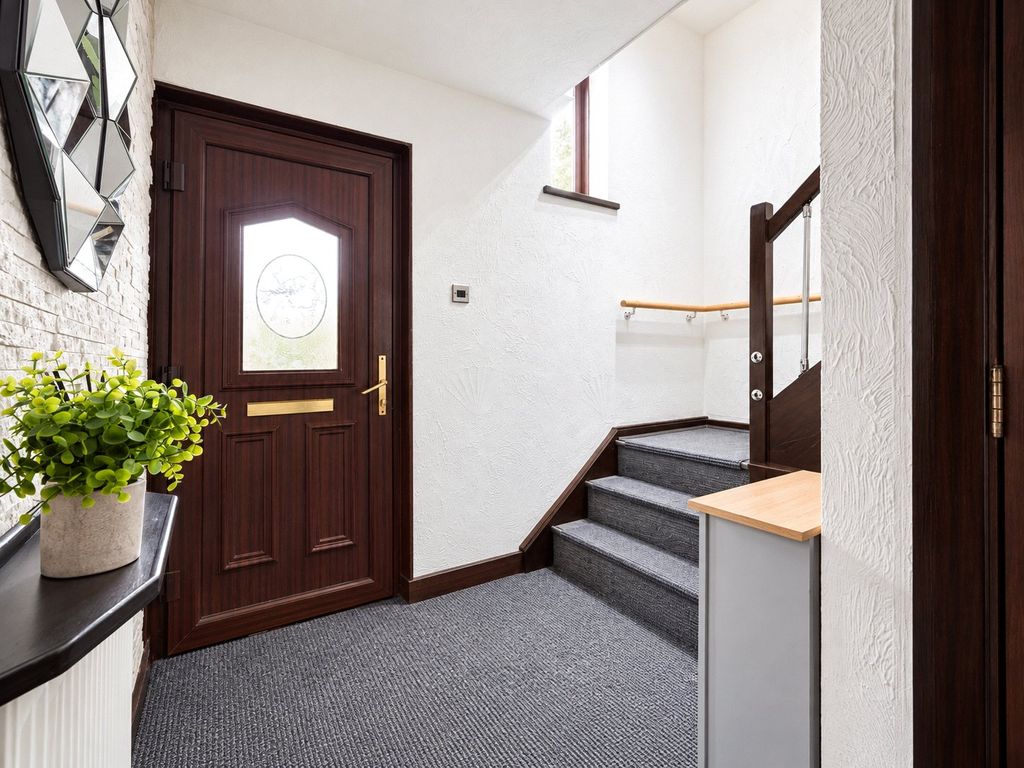 Property photo 2 of 13 Entrance