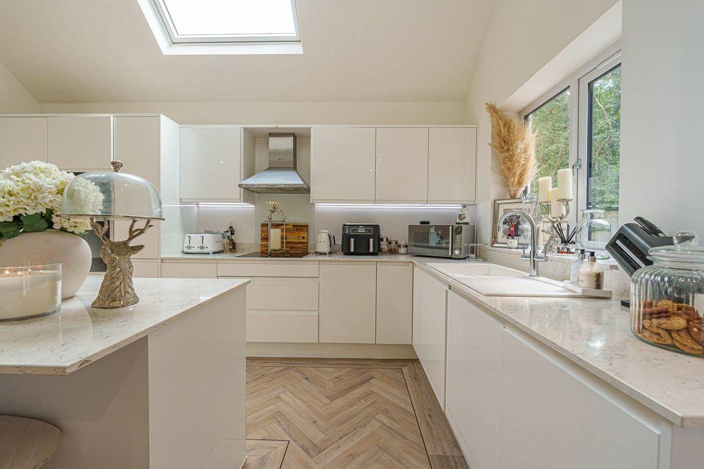 Property photo 2 of 69