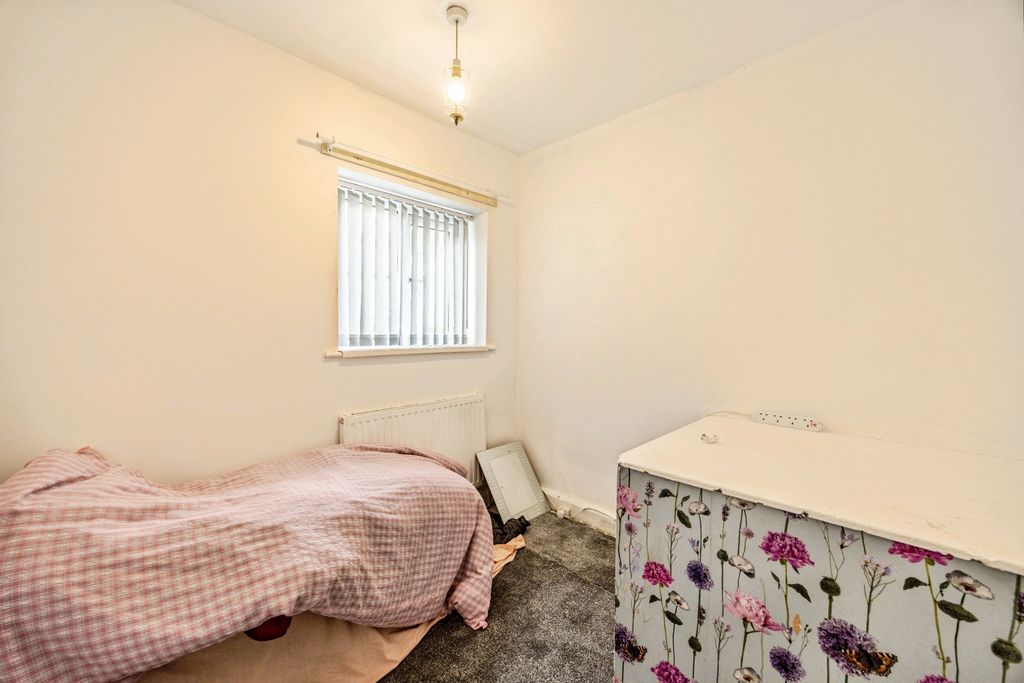 Additional image 8 of 3 bed semi-detached house for saleHighlands Avenue, Huddersfield HD5