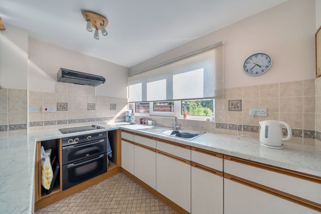 Property photo 3 of 16 Kitchen