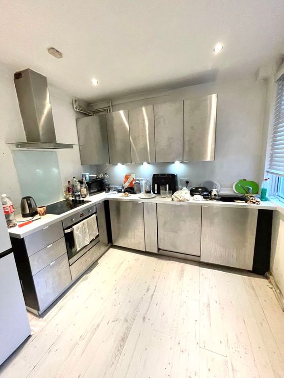 Property photo 2 of 8 Photo 5