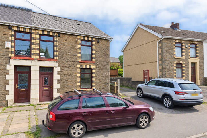 Property photo 1 of 12