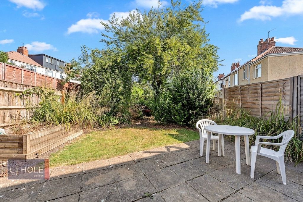Property photo 2 of 11 Picture No. 17
