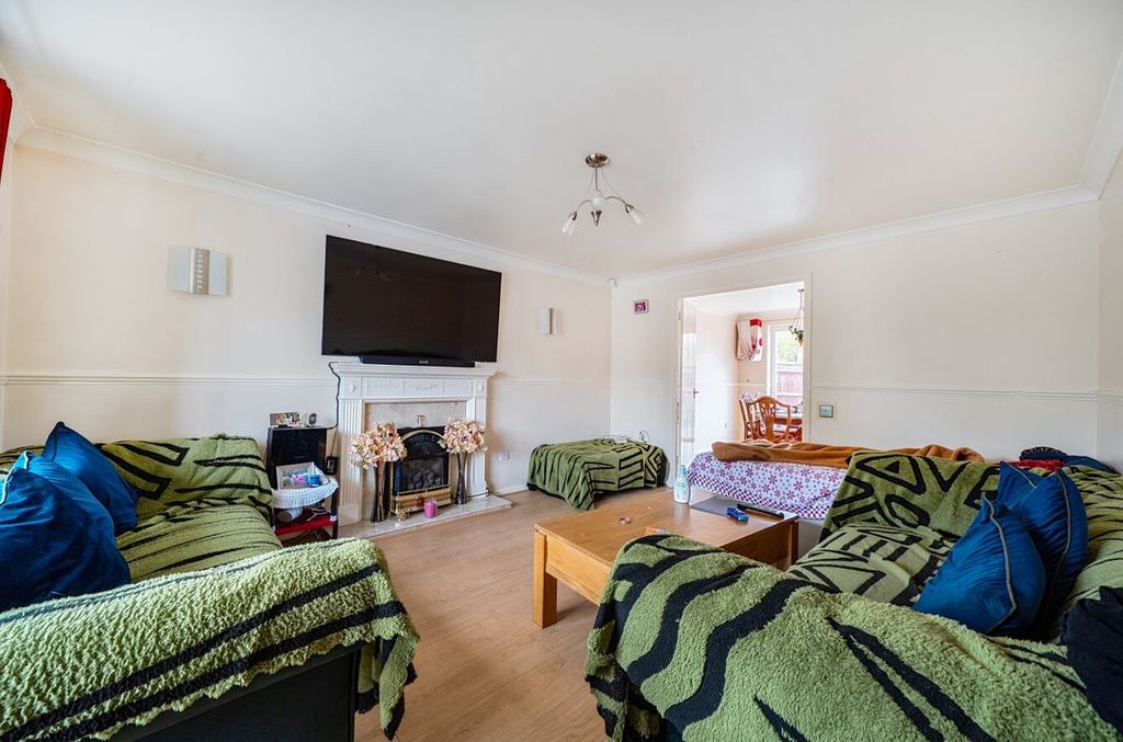Property photo 3 of 12 150095613
