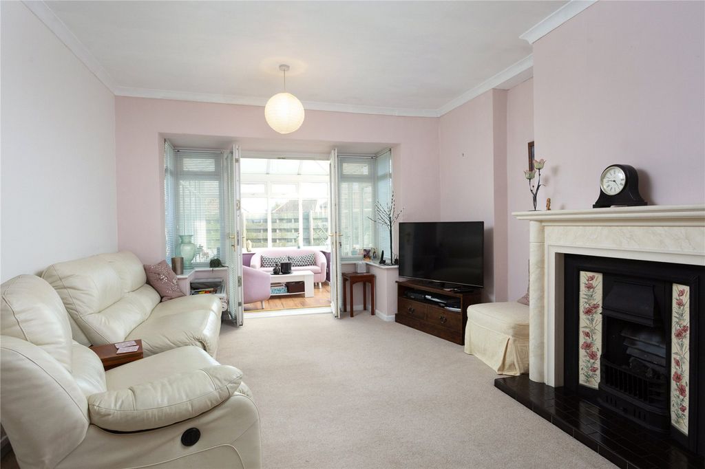 Property photo 2 of 15 Photo